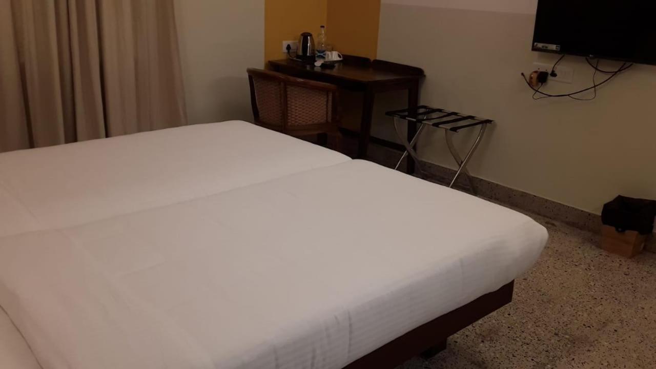 Hanu Reddy Residences - Nawab Habibullah Avenue Chennai Eksteriør billede