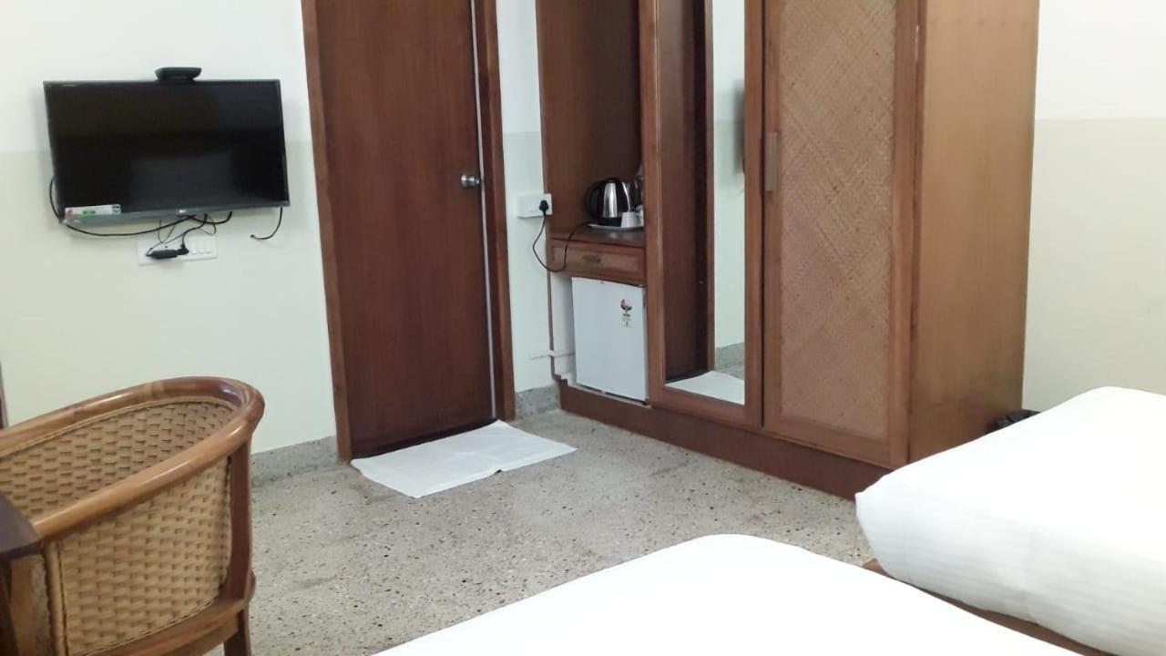 Hanu Reddy Residences - Nawab Habibullah Avenue Chennai Eksteriør billede
